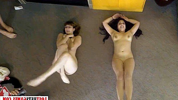 Возбудился, увидев свою девушку, и мы спали с ней в постели