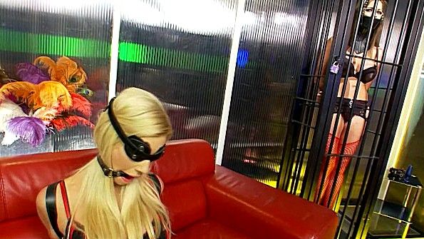 Привлекательная Мишель Родригес в сексуальной сцене