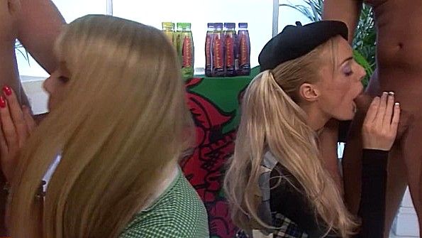 Рыжеволосая мисс привыкла к анальному сексу