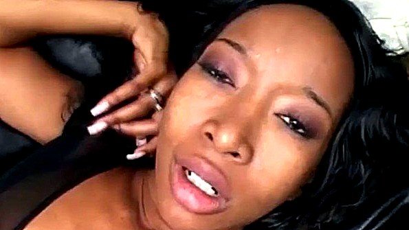 Анальный секс с красоткой с обязательной спермой