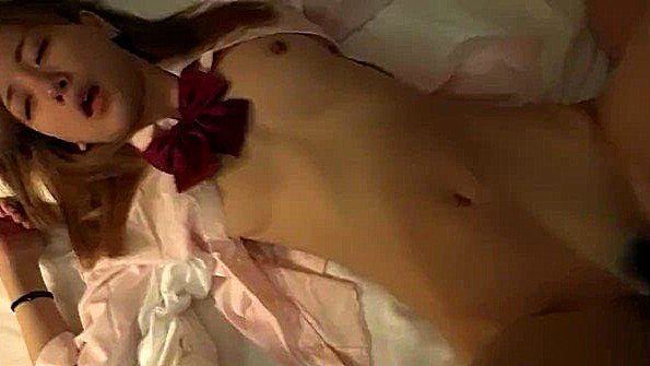 Хозяин гостиницы принимает участие в жарком попойке