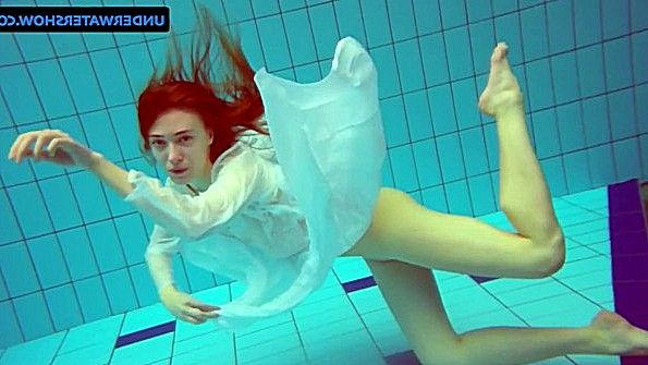 Анальный секс с брюнеткой-потомком до восторга