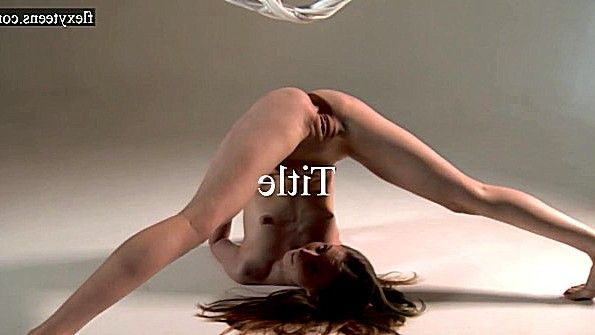 Женщина-родитель и девочка по собственной воле преследуются по обвинению в онанизме и ласках