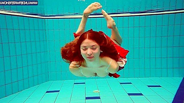 Азиатская шлюха спит в заднице с чернокожим парнем