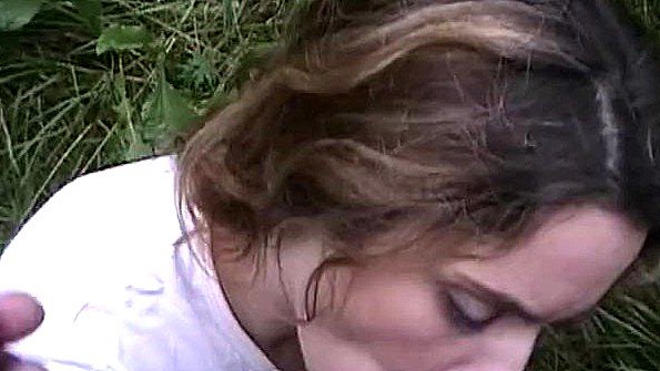 Стерва богатая особа занимается жарким сексом с парнем на политической вечеринке