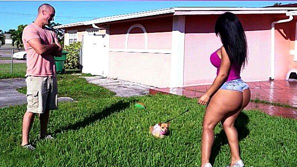 Азиатская красавица демонстрирует свою ухоженную органическую структуру