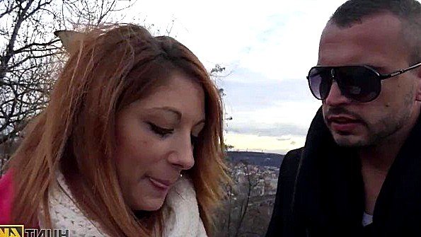 Бригадирша-сучка занимается сексом с подсобным рабочим