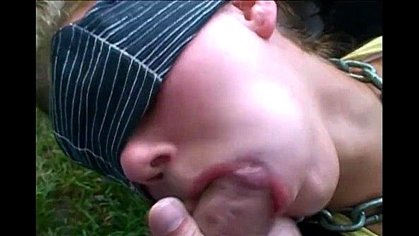 Мой сосед услышал, как я трахаю женщину, и пришел ко мне на спортивную встречу