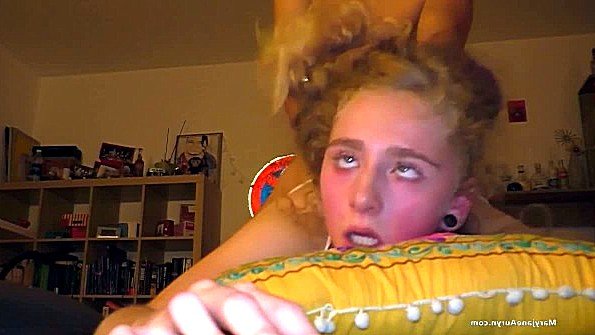 Анальный секс с возбужденной до безумия брюнеткой