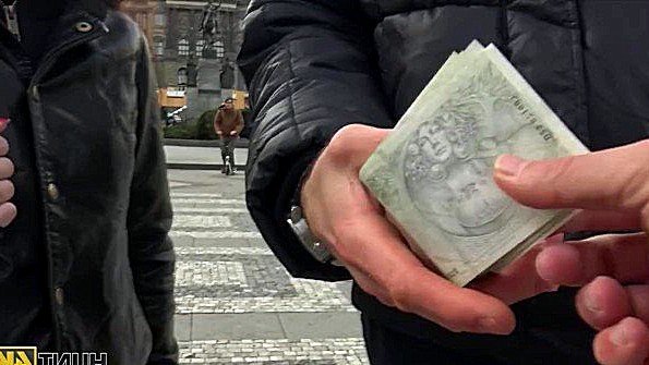 Парень заинтересовался чернокожей взрослой женщиной в своей секс-игрушке и переспал с ней