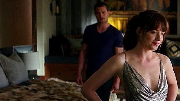 Милфа наблюдает, как ее девушка занимается сексом с ее парнем в ванной