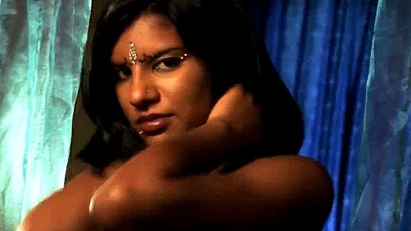 Мисс трахает парня ради страстного желания потрахаться