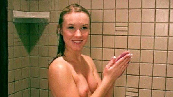 Возбужденная голубая мисс позволила парню трахнуть ее