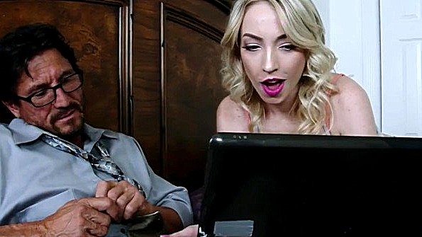 Я отправляюсь в лес с парнем и делаю ему там минет