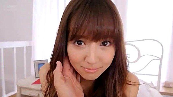 Творческий пикапер кончает в возбуждённую пизду девушки