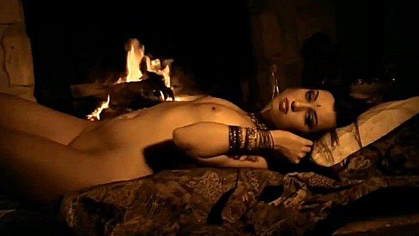 Пышногрудая взрослая японка стонет во время секса