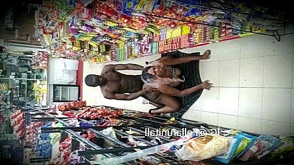 Шлюха хочет, чтобы парень сосал член и высасывал его сперму