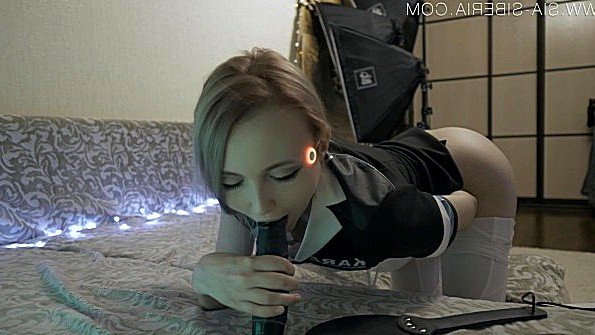 Фотокамера засняла японскую милфу, писающую в туалете