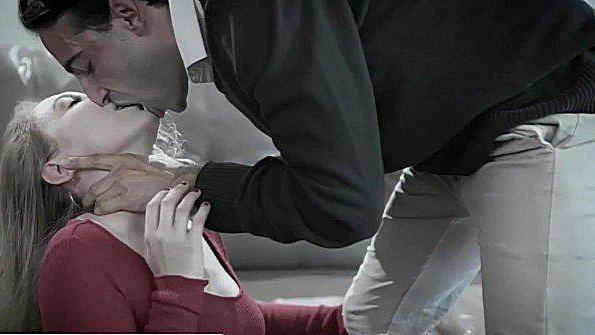 Анальная история сочной волосатой задницы, полной луны спермы