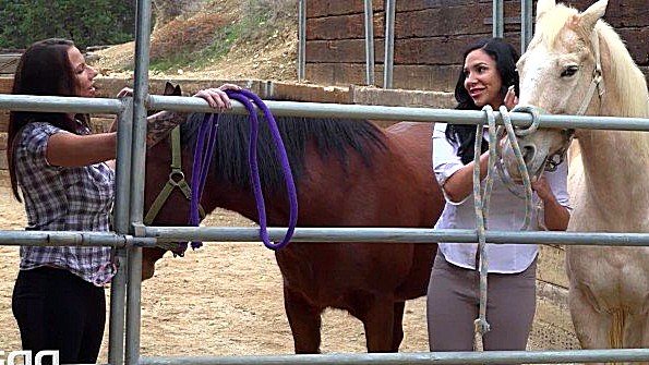 Старая взрослая женщина не давала парню скучать во время секса с ней