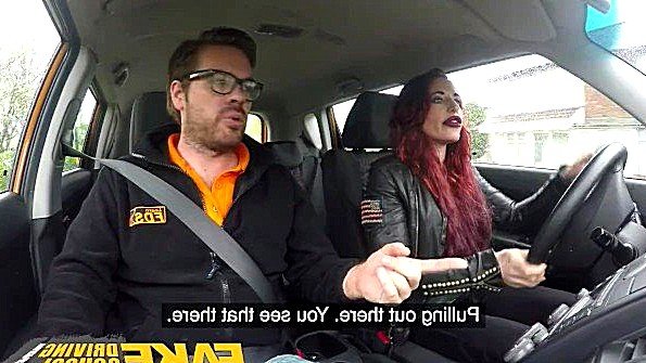 Ребенок с большой грудью спит вместе в индивидуальном порядке