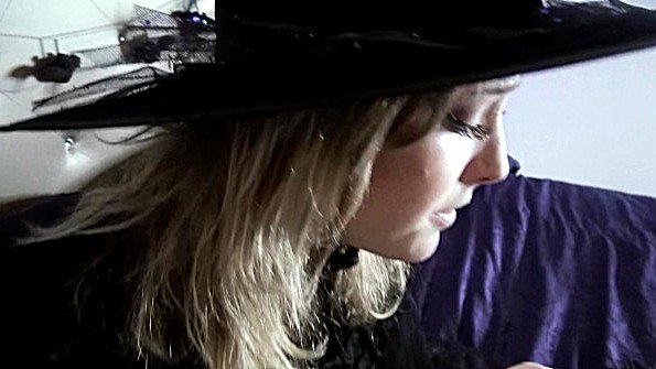 Толпа свингеров устроила жаркую вечеринку в постели