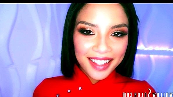 Спрятать фотоаппарат, заснять, как парень занимается сексом со взрослой азиаткой