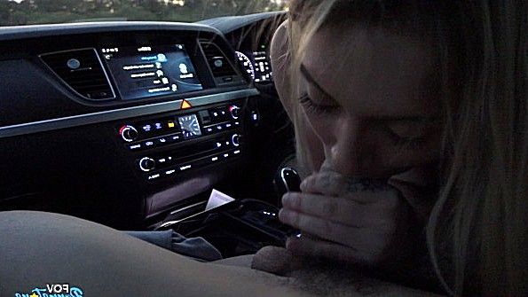 Грудастая любительница возвращает горячую ванну