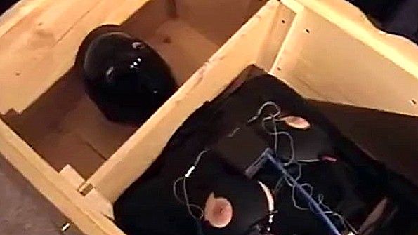 Ученица стонет от грубого секса со своим приятелем