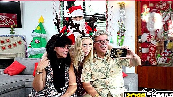 Грудастая шлюха получает почву для сна вместе с чернокожим парнем