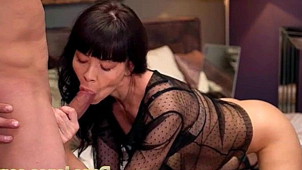 Парень из маленького городка, трахающийся на улице