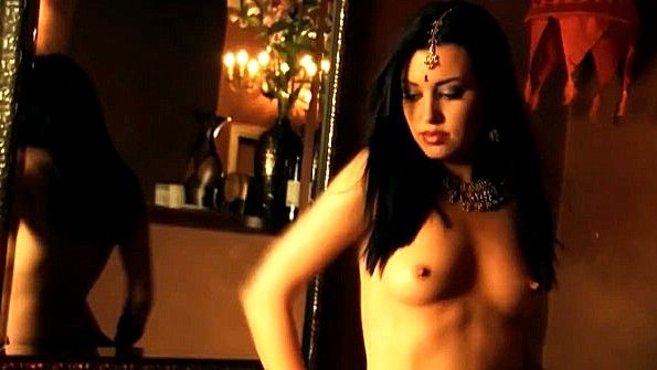 Японская шлюха отлично трахается с парнем