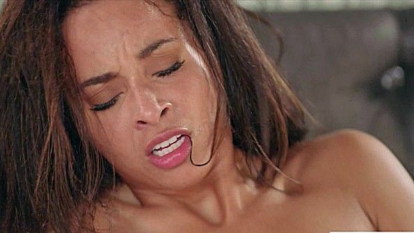 Немецкая групповуха с кончанием в унитаз