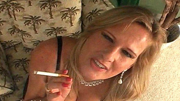 Худую сучку может быть трудно трахнуть в гипсе