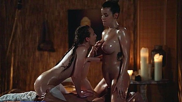 Толстая чернокожая взрослая самка предпочитает трахаться с собакой