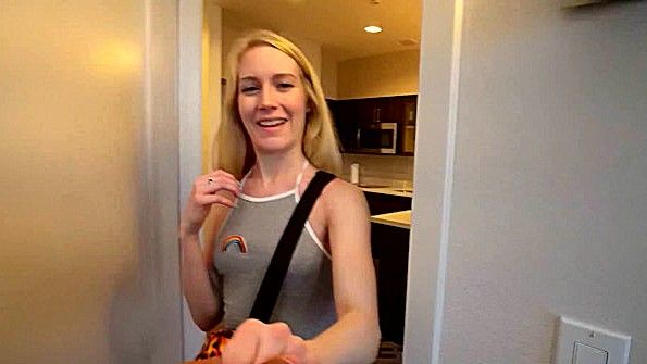 Распутная сучка — это приливная волна, чтобы достичь сексуального блаженства