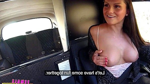 Она резко натягивает свои сетчатые трусики и засыпает вместе