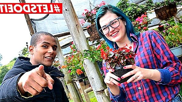 Возбужденная мисс рада спать вместе в грубом режиме