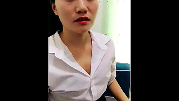 Врач помогает пациентке и спит вместе с ней