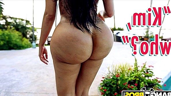 Бесстыдно ласкает себя вибратором, а потом трахается