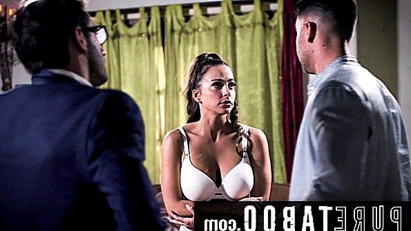 Чернокожие лесбиянки используют дилдо для игривой активности