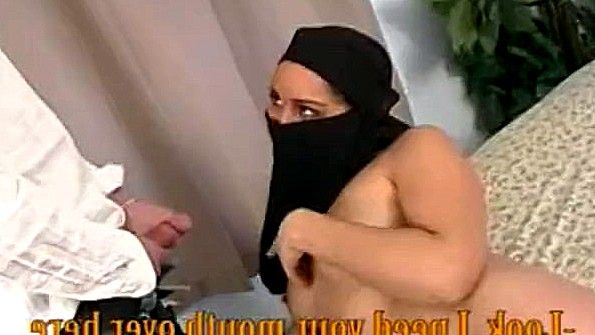 Пожилая женщина успешно соблазнила парня своей грудью