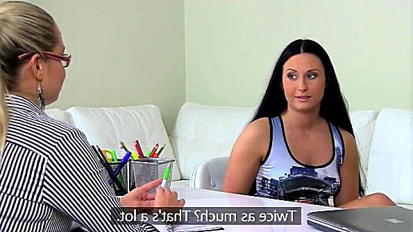 Мисс жадно трахает парня до изнеможения