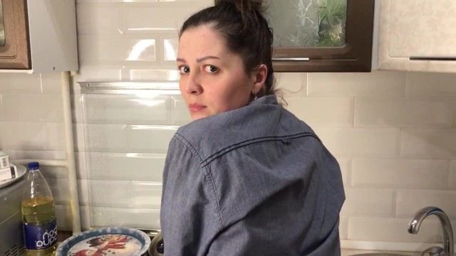 Прыгайте на дилдо мужской куклы и испытывайте удовольствие