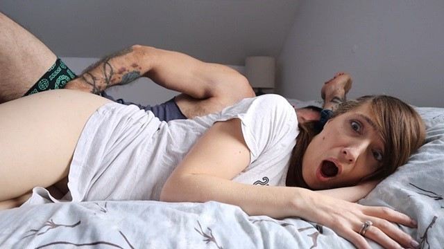 Моя дочь просится на политическую вечеринку. Я строгий отец, её нельзя обманывать