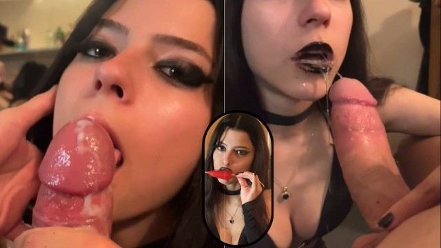 Она отложила трусики в сторону и начала трахаться