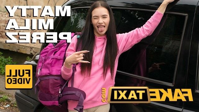 Великолепная красотка удивила парня естественным сексом