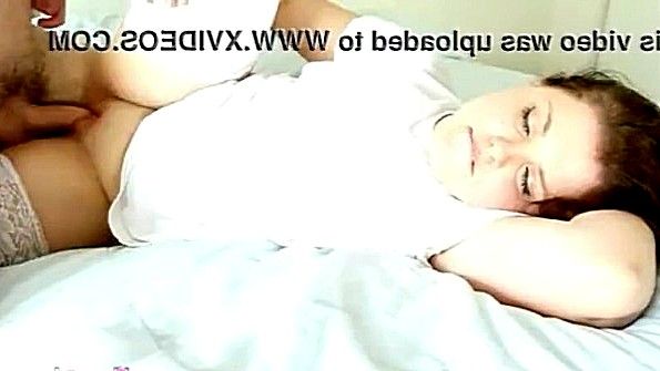 Попытка промахнуться и очень активно сосать жадный резиновый башмак