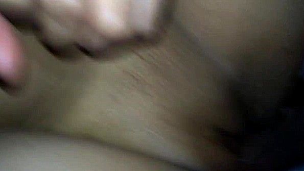 Толстая взрослая женщина раздевается и трахается со своим любовником