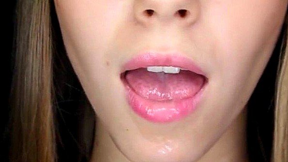 Грудастая малышка воля трахает собачью манеру и сосёт фаллос